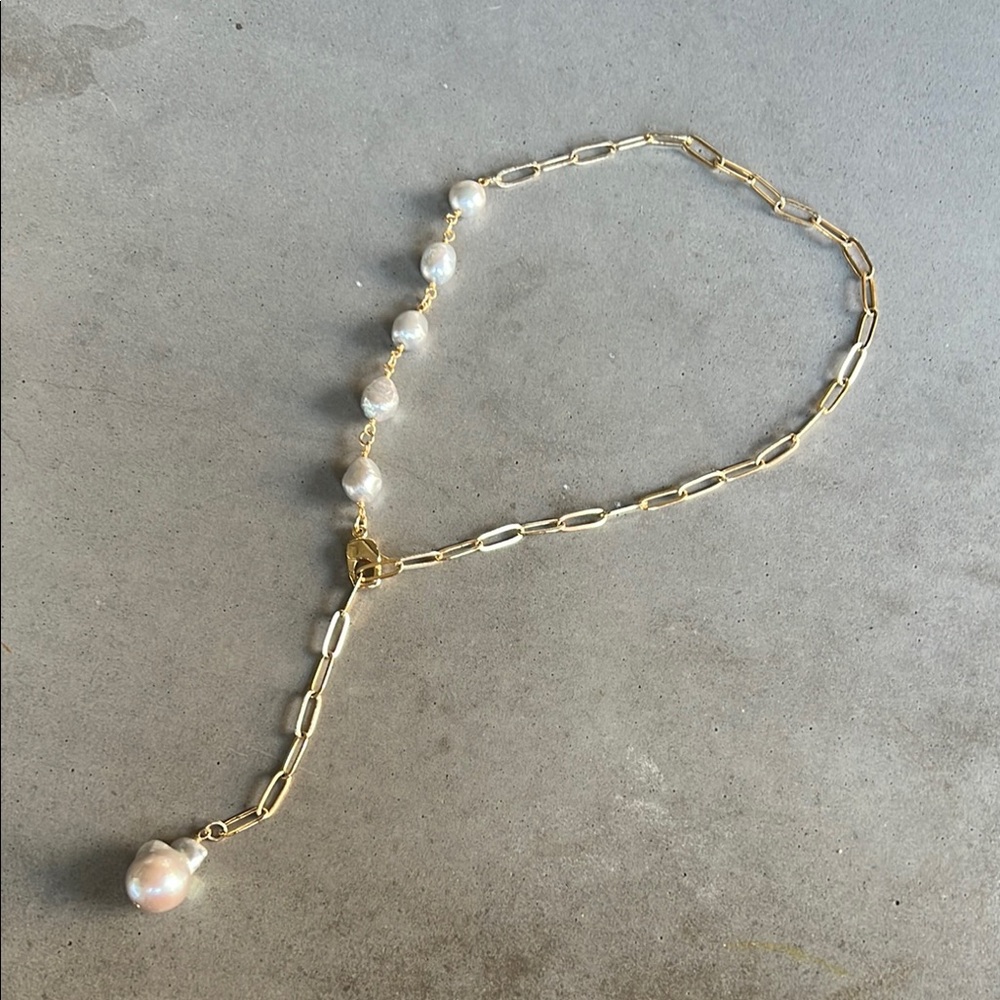 Elegant Gold Pearl Necklace